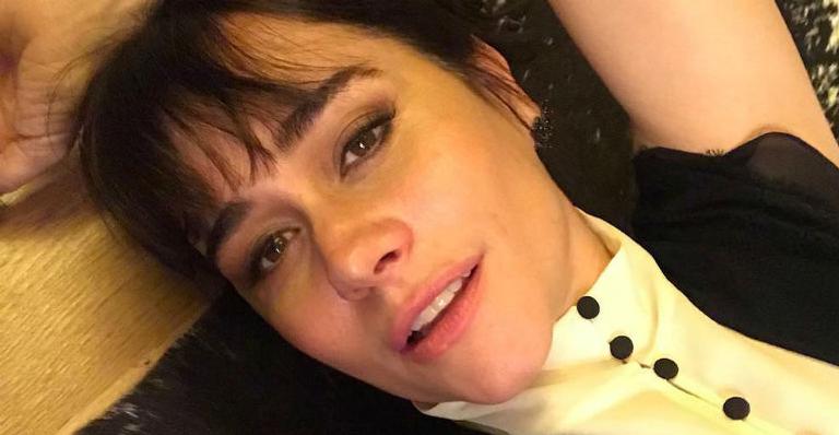 Alessandra Negrini posta foto totalmente sem roupa e atrai elogios