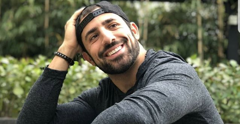 Foto de Kaysar em micareta viraliza e internautas questionam resgate da família; Fãs defendem