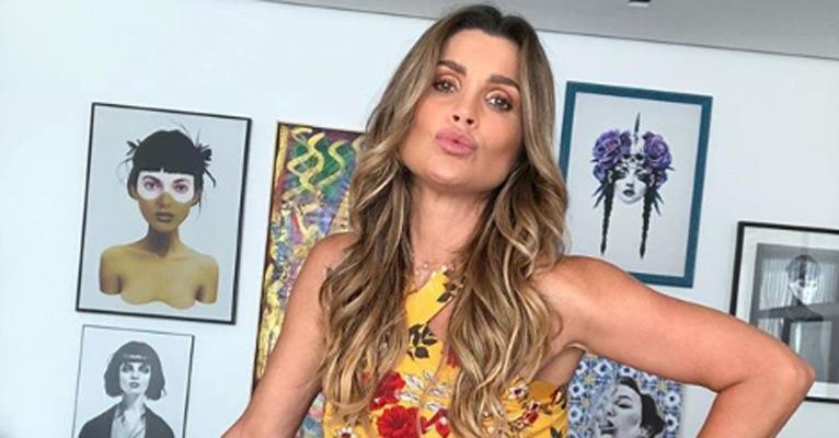 Aos 44 anos, Flavia Alessandra impressiona ao mostrar equilíbrio extremo em aula de ioga