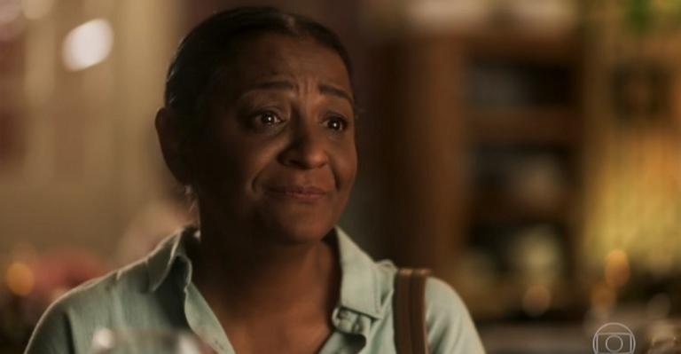 Claudia Di Moura, Zefa de Segundo Sol, surge um mulherão na vida real e choca fãs: ”É ela mesmo?”