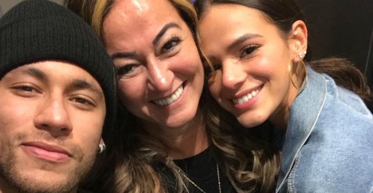 Mãe de Neymar Jr. tece elogios a Bruna Marquezine: ”Te admiro e te amo”