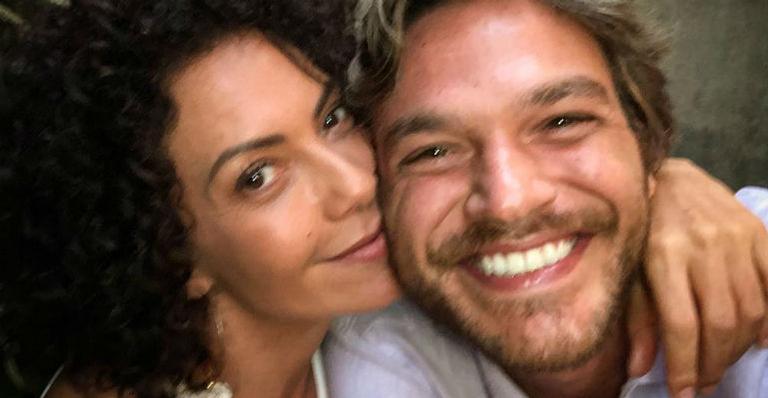 Emilio Dantas recebe declaração de Fabiula Nascimento no ‘Arquivo Confidencial’