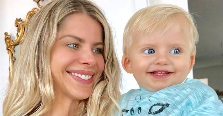 Fofo! Karina Bacchi brinca de esconde-esconde com Enrico
