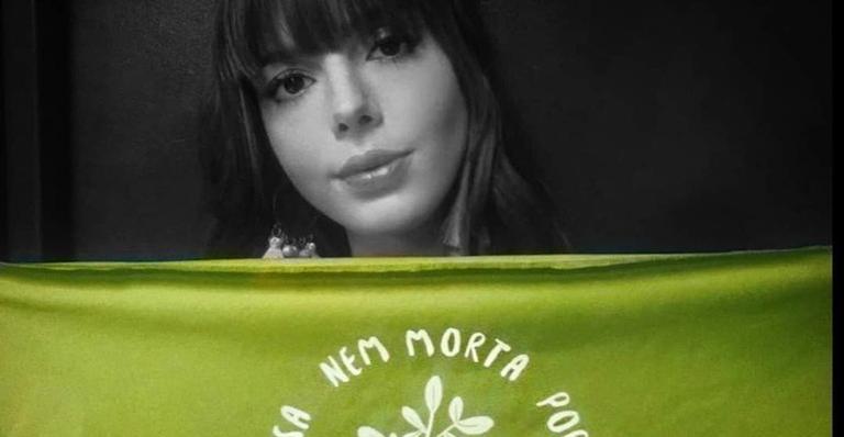 Giovanna Lancellotti causa polêmica ao responder críticas de fãs sobre debate do aborto