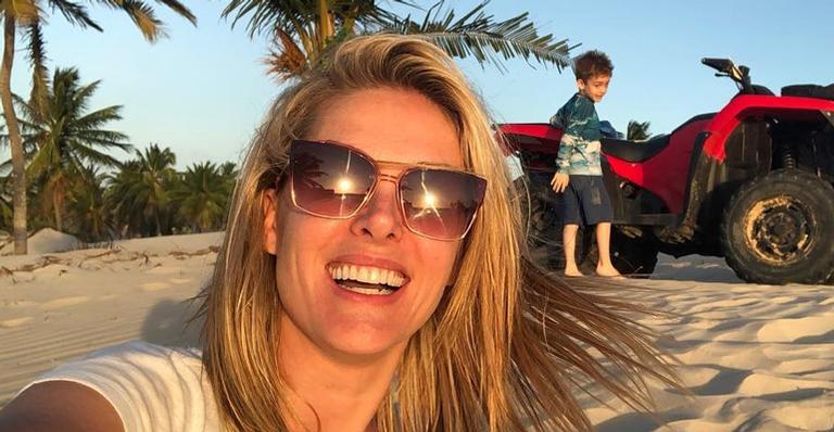 Ana Hickmann flagra o filho fazendo traquinagem em viagem