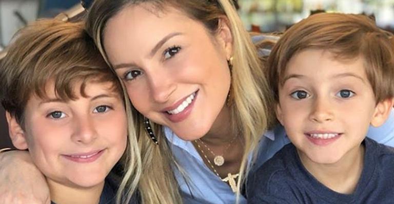Claudia Leitte abre mão do trabalho pelos filhos