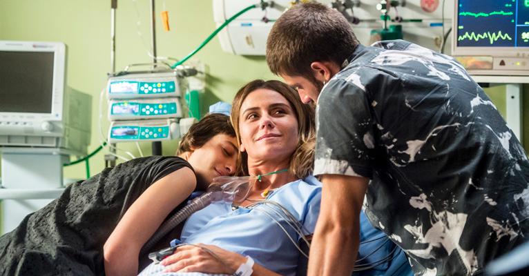 Após levar tiro, Luzia finalmente conquista o amor de Manuela em ‘Segundo Sol’