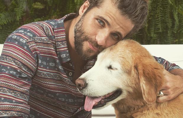 Bruno Gagliasso posta texto emocionante após morte de cachorrinho