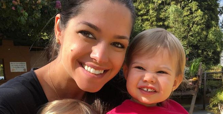 Coisas de mãe: Thais Fersoza se divide entre cuidar de Melinda e se arrumar e resultado é muito fofo