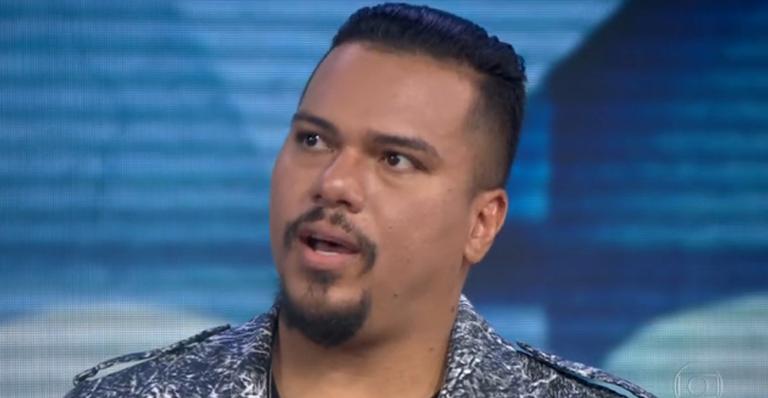 Após doença, Bruno Cardoso volta a assumir vocal do Sorriso Maroto: ”Esperei por esse momento”