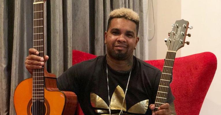 Lembra dele? Avô aos 39 anos, Rodriguinho posa com a neta em estúdio: “Amo muito”