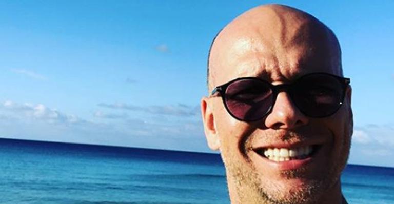 Fernando Scherer rebate fã ao ser questionado sobre Sheila Mello