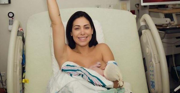 Bella Falconi chora ao revelar dificuldades em amamentar: ”Orem para que dê certo”