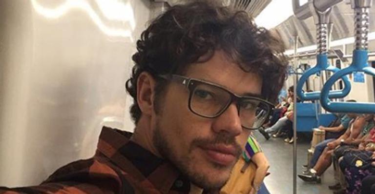 José Loreto erra no português e recebe puxão de orelha de ator global