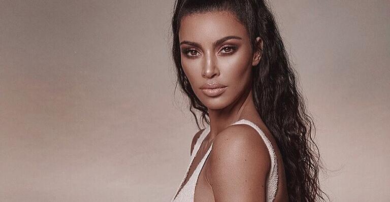 Kim Kardashian adota rotina de exercícios e comemora: ”Muito orgulhosa”