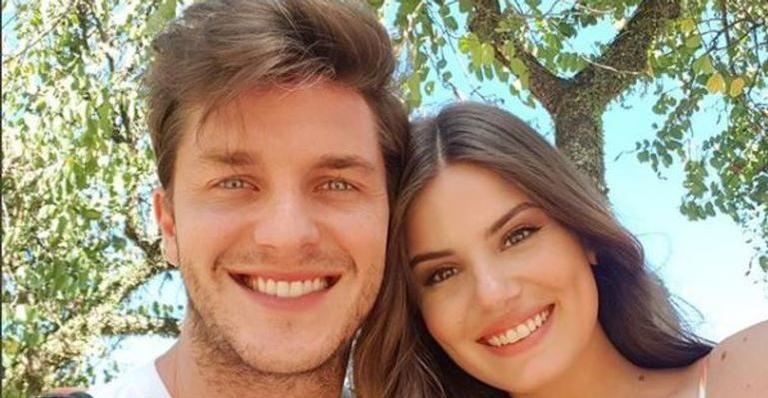 Mãe de Camila Queiroz mostra clima familiar antes de casamento com Klebber Toledo