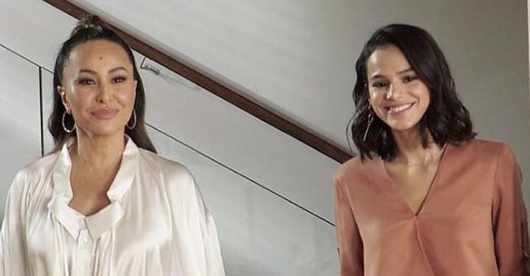 Bruna Marquezine faz carinho no barrigão de 6 meses de gravidez de Sabrina Sato