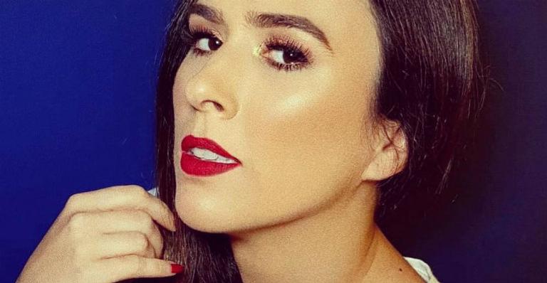 Tata Werneck aposta em mechas loiras para repaginar o visual