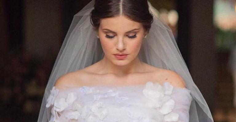 Camila Queiroz faz homenagem para seus padrinhos de casamento