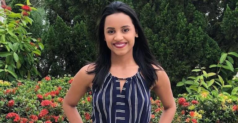 Gleici Damasceno, ex-BBB18, tira sua carteira de motorista e comemora