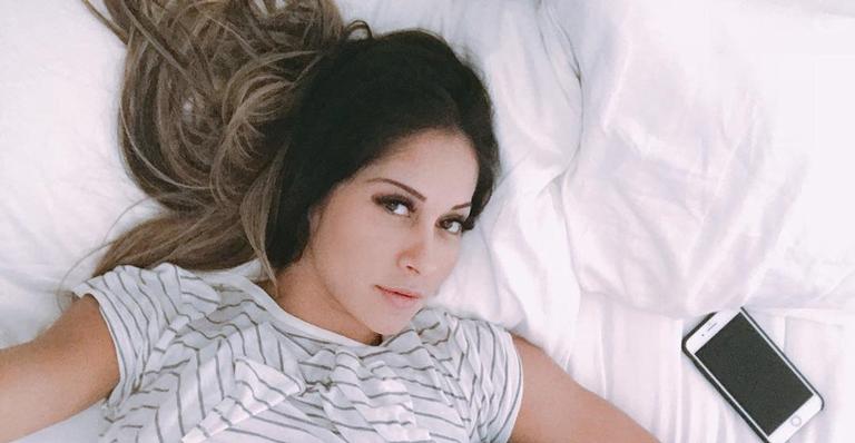 Gravidíssima, Mayra Cardi exibe barrigão ao lado de Arthur Aguiar: ”Amor”