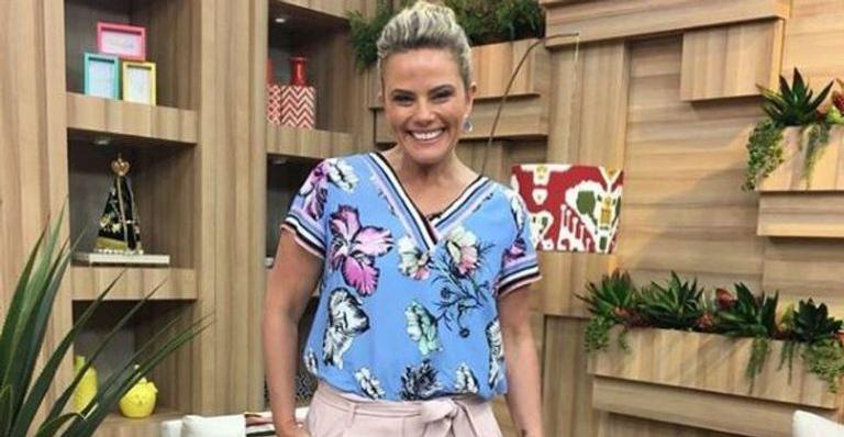 Após pedido de namoro ao vivo, Maria Cândida agradece carinho e faz apelo: ”Queremos respeito”