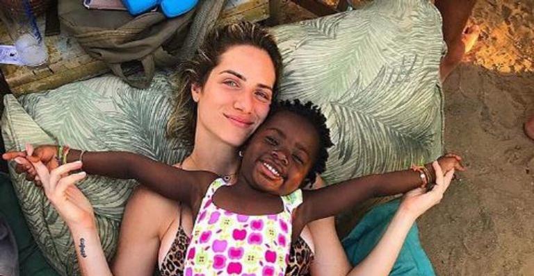 Giovanna Ewbank encanta seguidores ao compartilhar clique de Titi em Fernando de Noronha