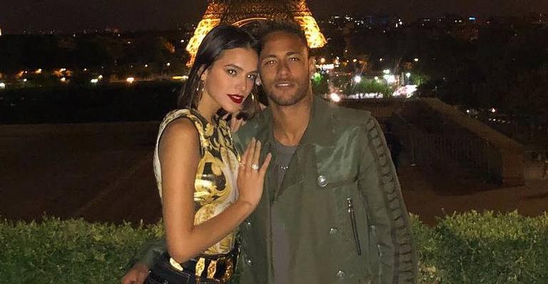 Bruna Marquezine se compara à Marta do futebol e Neymar Jr. cai na gargalhada