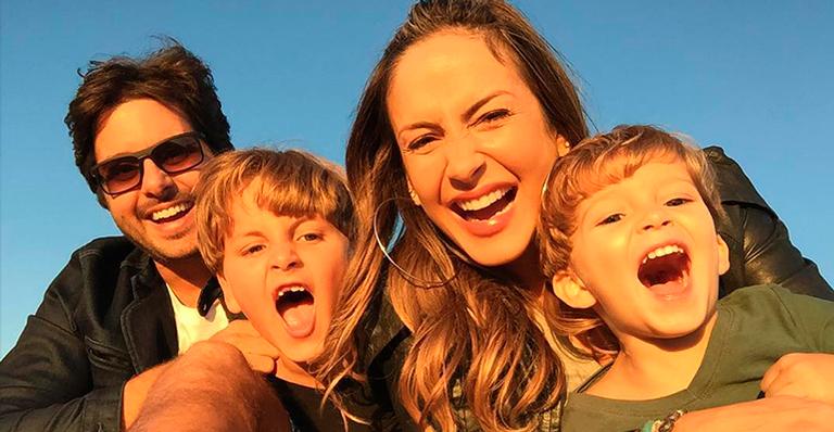 Amorosa, Claudia Leitte mostra-se cheia de dengo com o filho