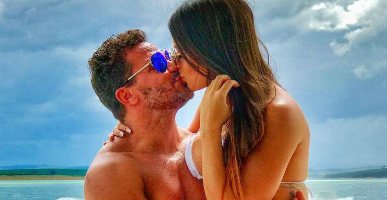 Eduardo Costa rebate críticas após xingar a namorada