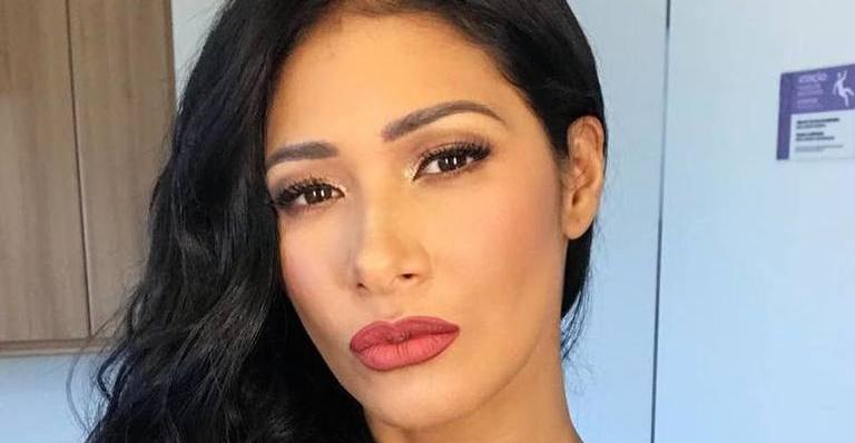 Simaria exibe look de dona de casa e fã aponta: ”Pronta para a faxina”