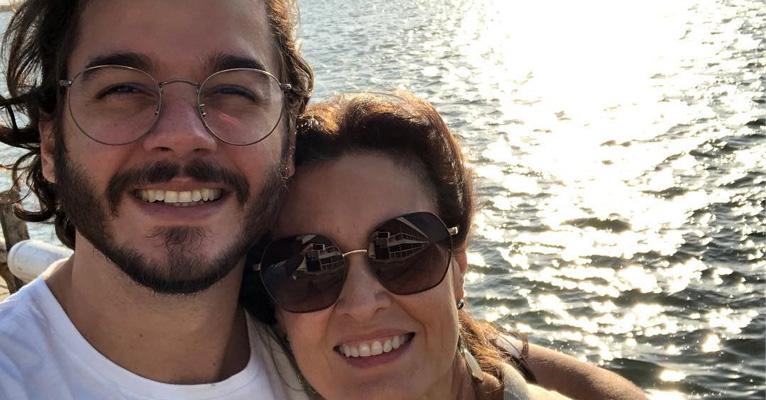 Fátima Bernardes completa 10 meses de namoro com Túlio Gadelha e manda recado para críticos