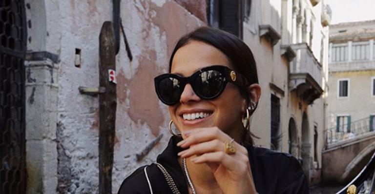 Em Veneza, Bruna Marquezine investe em pijama grifado; saiba o valor