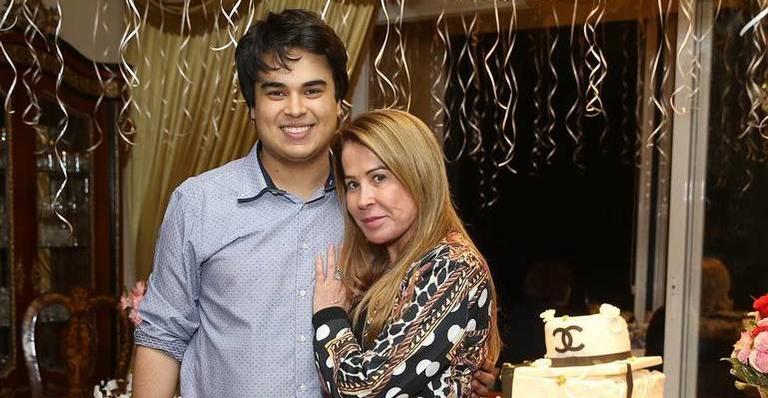 Após ser chamado de infiel, Igor Camargo surpreende e rebate a mãe, Zilu