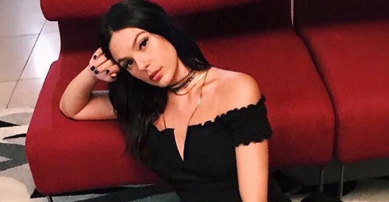 Grávida de 7 meses, Isis Valverde posa de biquíni e deixa seguidores confusos