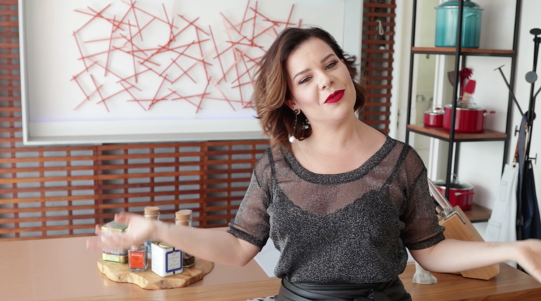 Fernanda Souza estrela webserie sobre signos