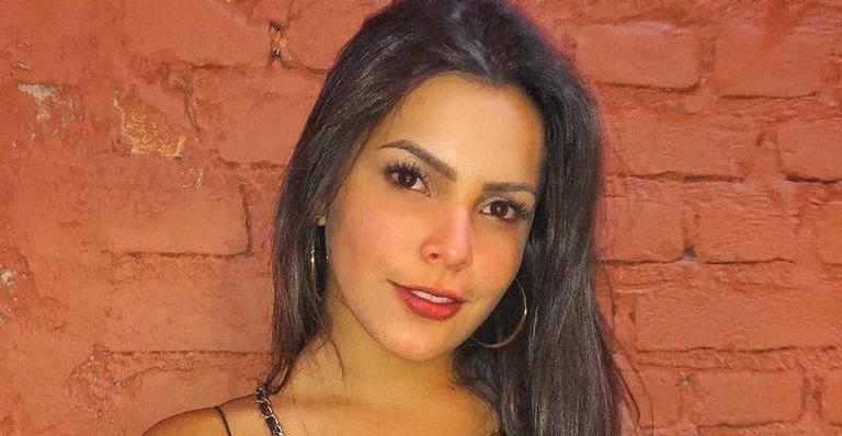 Milionária, Emilly Araújo viaja de jatinho para destino paradisíaco