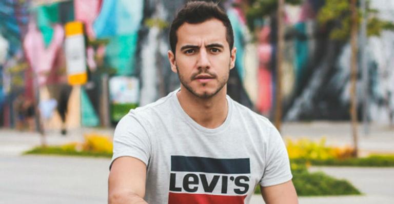Ex-BBB Matheus Lisboa irá interpretar personagem gay em ‘O Tempo Não Para’