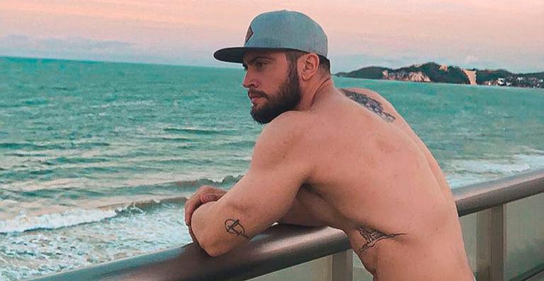 Rodrigo Godoy, marido de Preta Gil, sensualiza em vídeo só de cueca