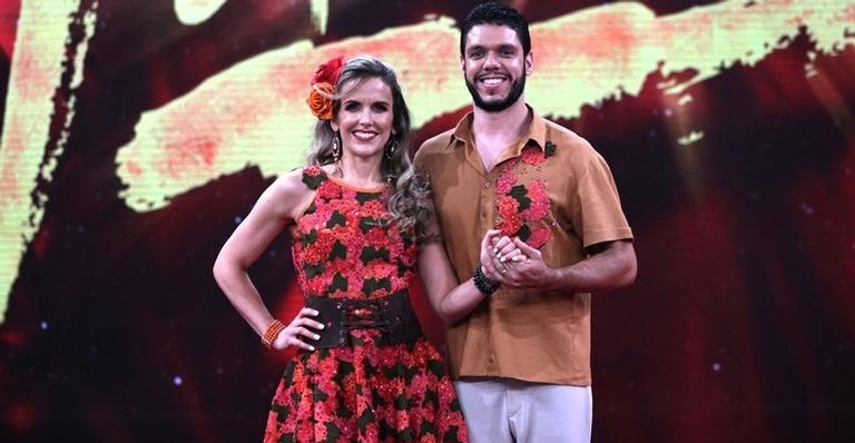 Mariana Ferrão supera dificuldades e lidera ranking do ‘Dança dos Famosos’