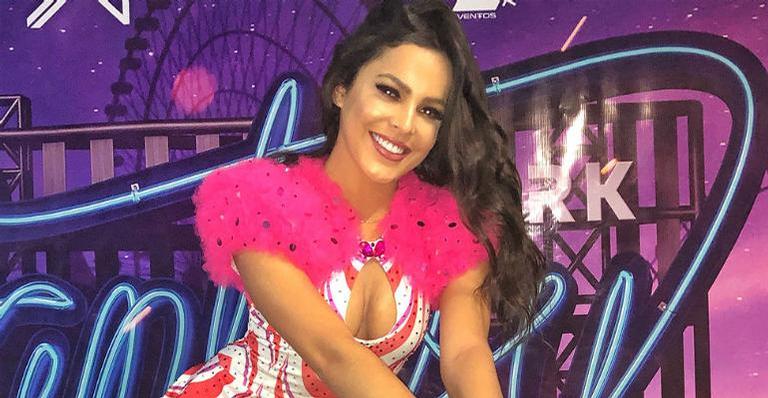 Emilly Araújo anuncia novo projeto e declara: ”Estou em êxtase”