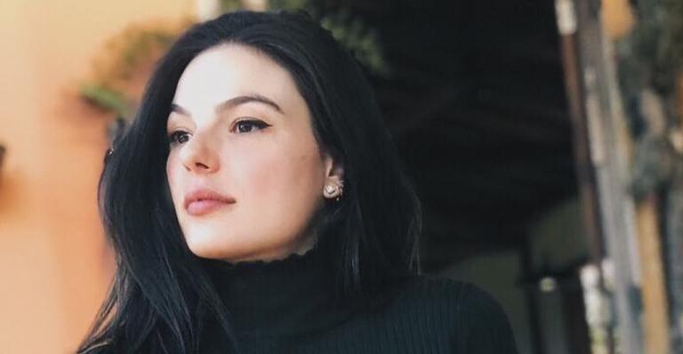 Isis Valverde homenageia a mãe, Rosalba Nable, com poema emocionante de sua autoria