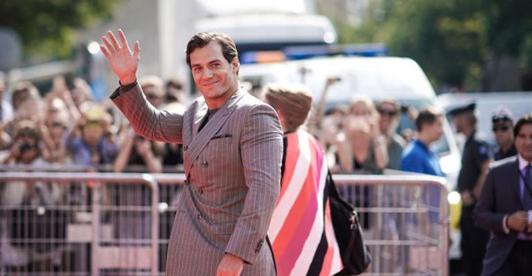 Demitido! Após briga com estúdio, Henry Cavell não é mais o Superman