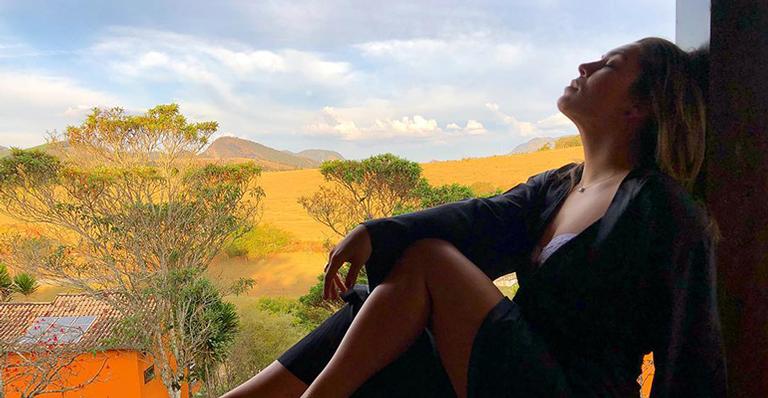 Naiara Azevedo escapa da dieta de jeito inusitado: ”Não estou podendo”