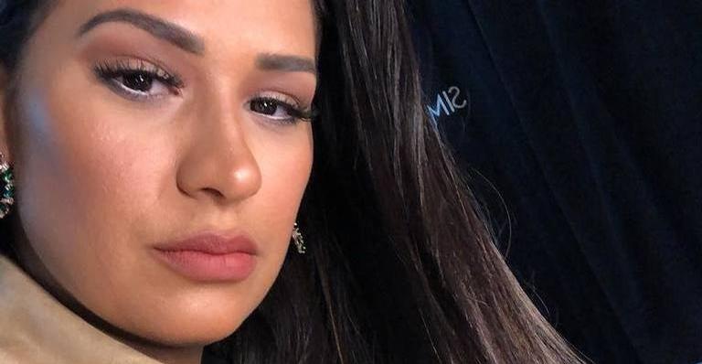 Simone surge usando lingerie, quase mostra demais e web pira: ”Porrada de beleza”