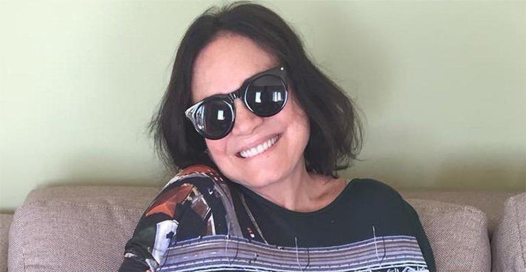 Aos 71 anos, Regina Duarte exibe boa forma na academia e ganha elogios dos fãs: ”Maravilhosa”