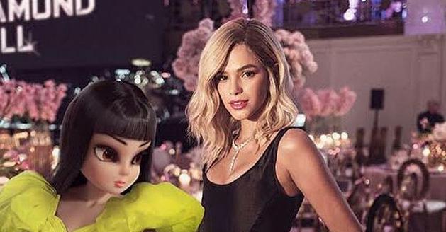 Após chocar a todos com cabelo loiro, Bruna Marquezine revela se voltou a ser morena
