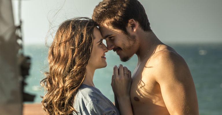 O Tempo Não Para: Marocas e Samuca têm primeira noite de amor