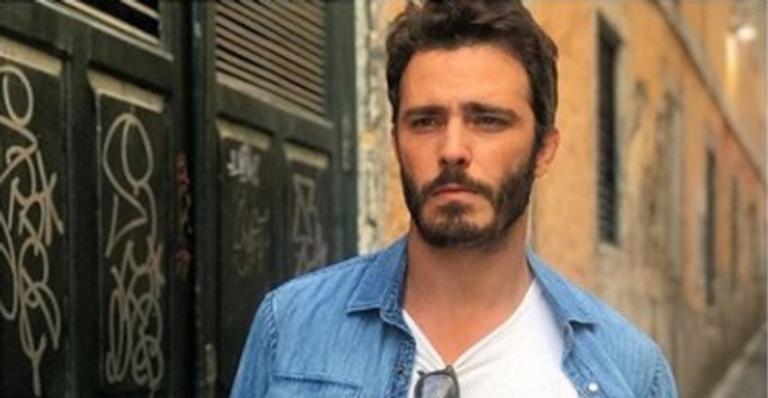 Thiago Rodrigues tece elogios a Isabelle Drummond após lindo gesto da amiga: ”Você é nobre demais”