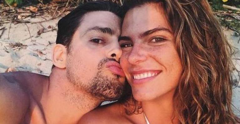 Mariana Goldfarb posa nua e ganha curtida do ex, Cauã Reymond
